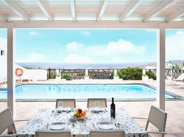 Ruhige Villa mit beheizbarem Pool Ruhige Villa mit beheizbarem Pool